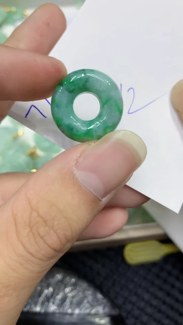 颈饰未镶嵌翡翠缅甸A货翡翠