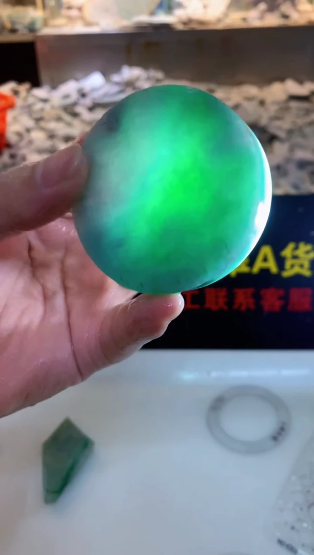翡翠裸石0朱0翡翠珠宝60