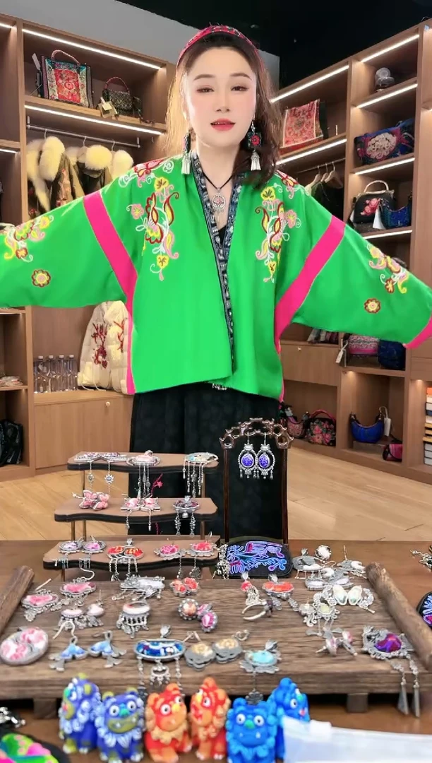 【闪购商品】织绣L674黔东南苗族刺绣