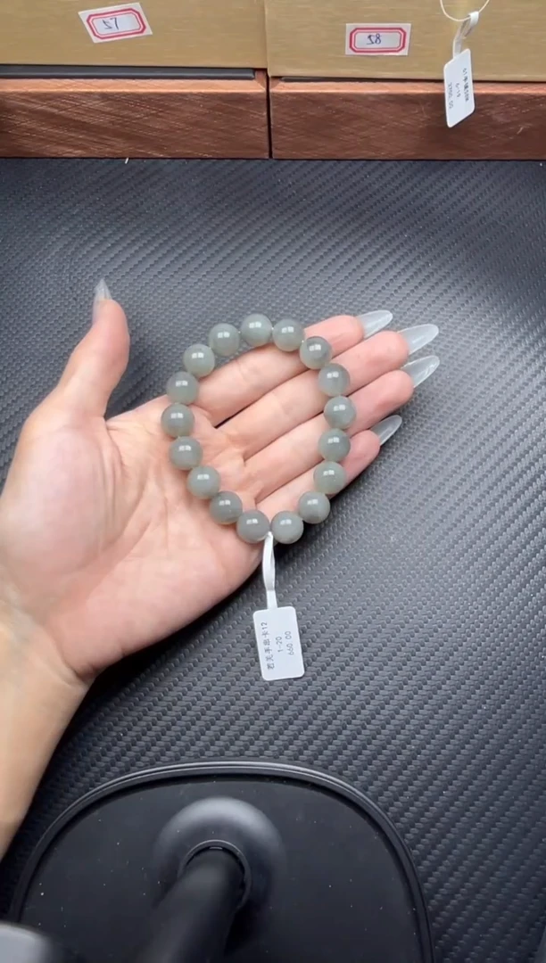 未镶嵌手串和田玉若羌微色差卡12手串J