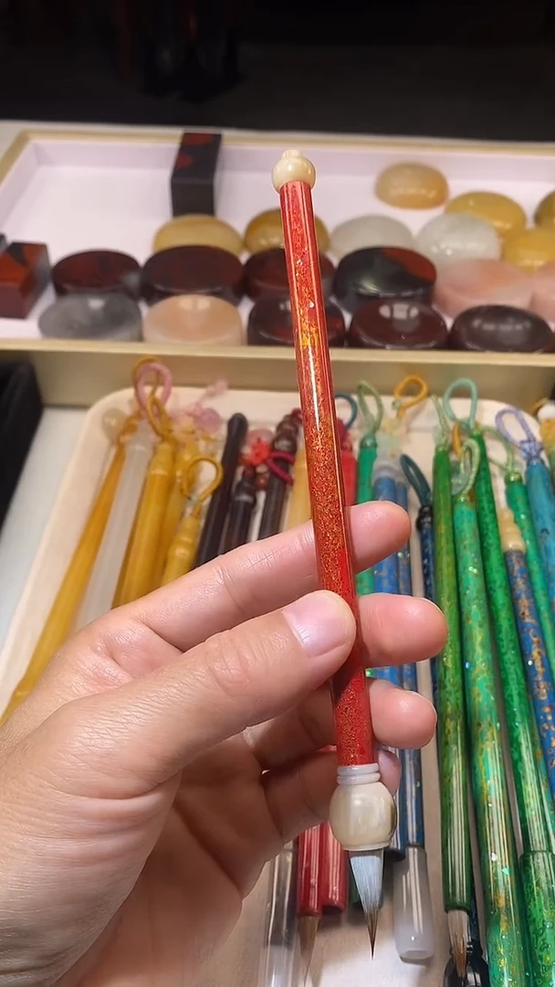 红色灯笼兼毫笔1