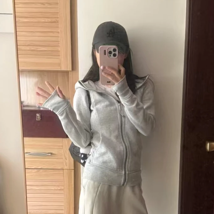 露露瘦身连帽卫衣