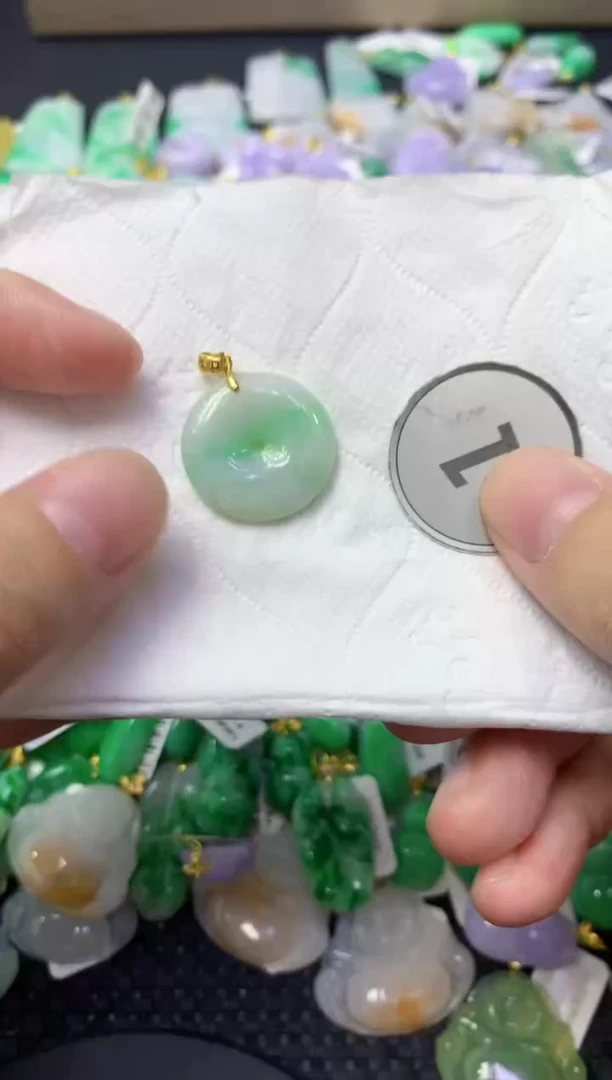 颈饰未镶嵌翡翠天然缅甸翡翠A货