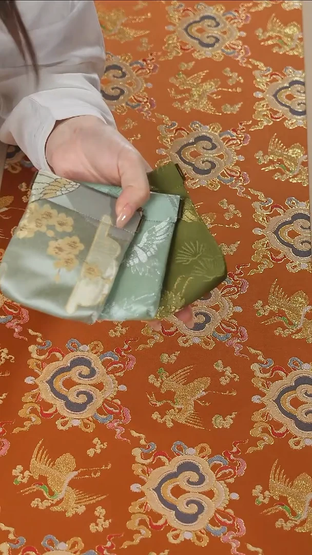 福利小鱼包三个.