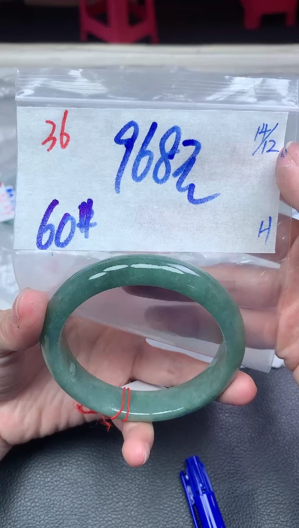 未镶嵌定制翡翠36毛货需精细抛光手镯拍一发一