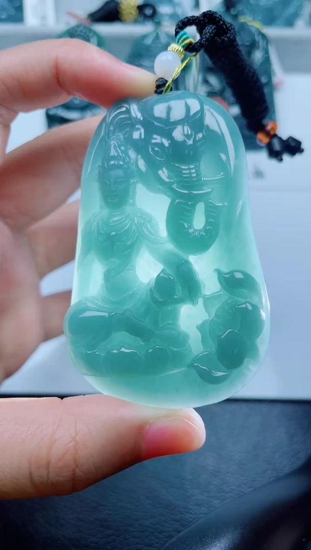 颈饰未镶嵌翡翠