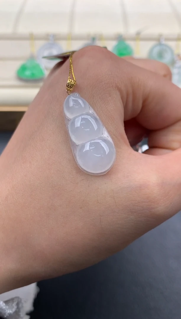 翡翠18K金镶嵌颈饰A578