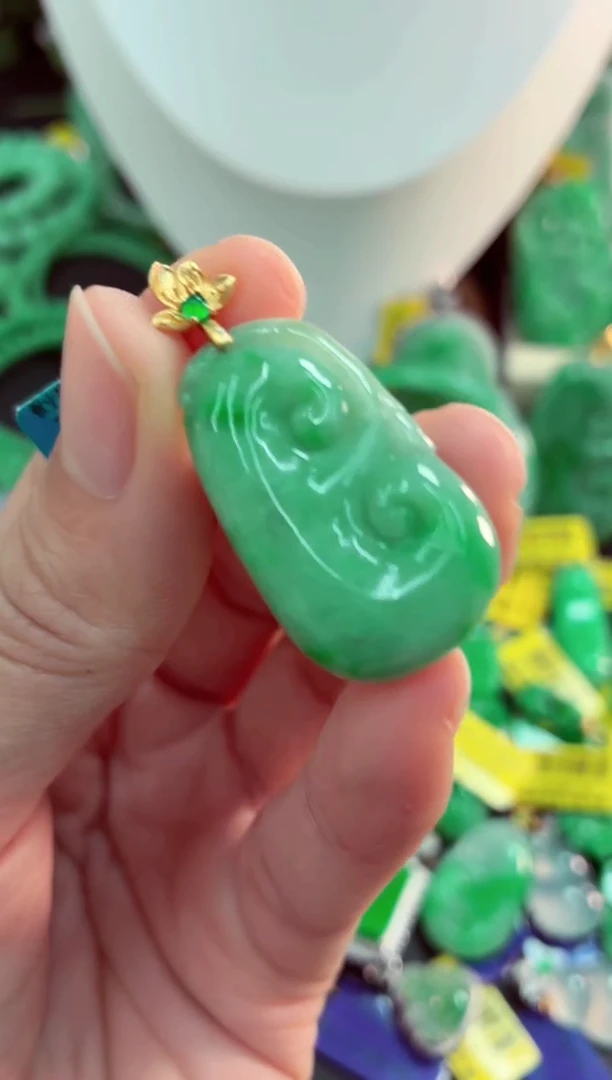 吊坠(不含链)未镶嵌翡翠天然缅甸翡翠A货