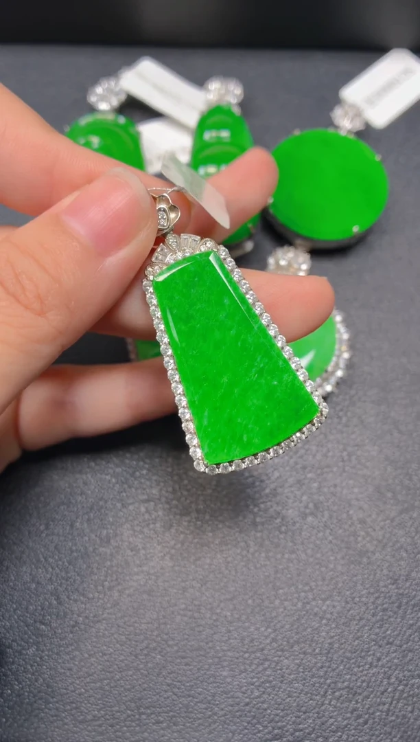 颈饰银S925镶嵌翡翠1