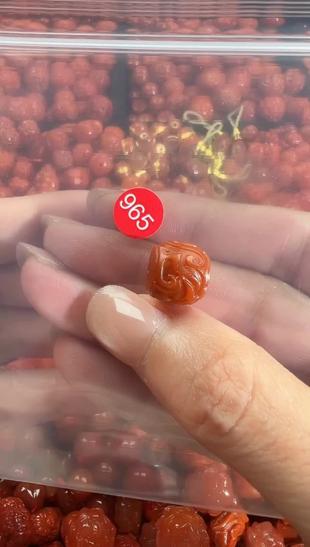 颈饰未镶嵌南红玛瑙1