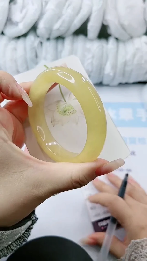 【闪购商品】石英质玉手镯未镶嵌多样性发货A54