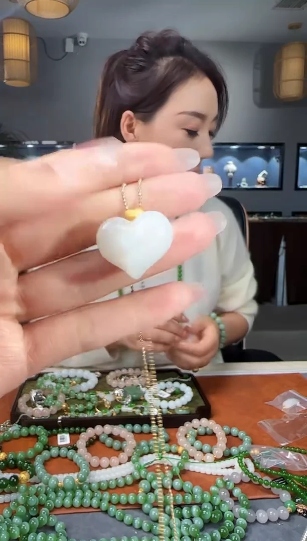吊坠(不含链)18K金镶嵌和田玉1