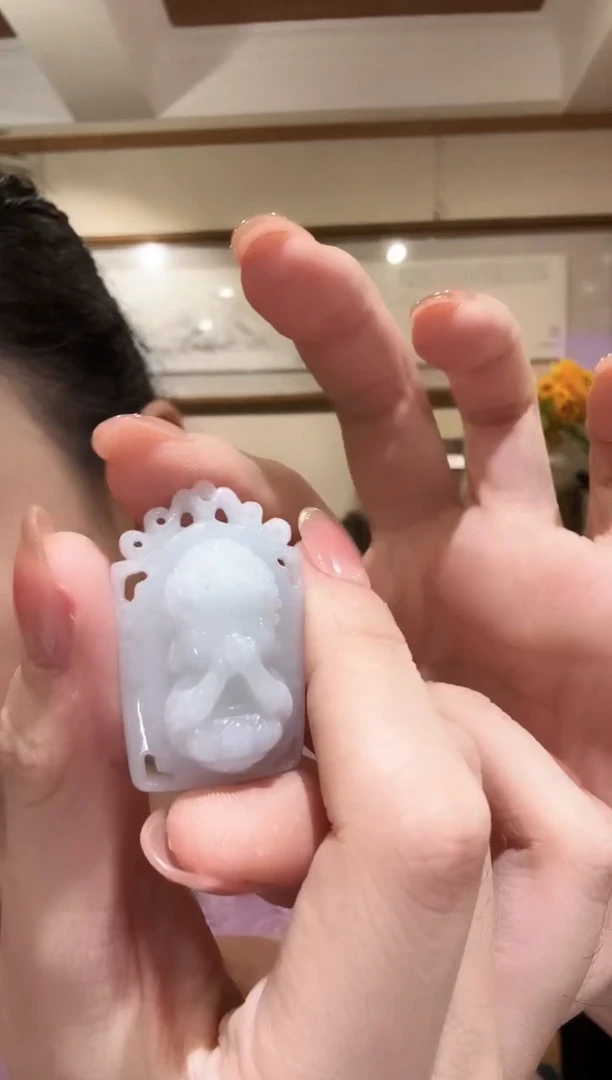 翡翠未镶嵌颈饰国风