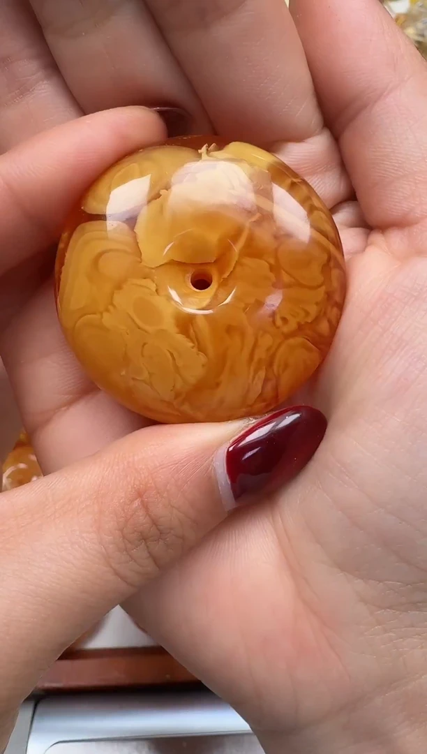 裸石琥珀未镶嵌如图