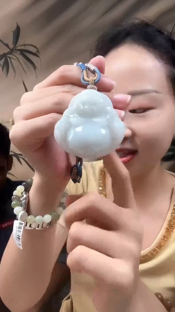 翡翠未镶嵌颈饰7/佛公