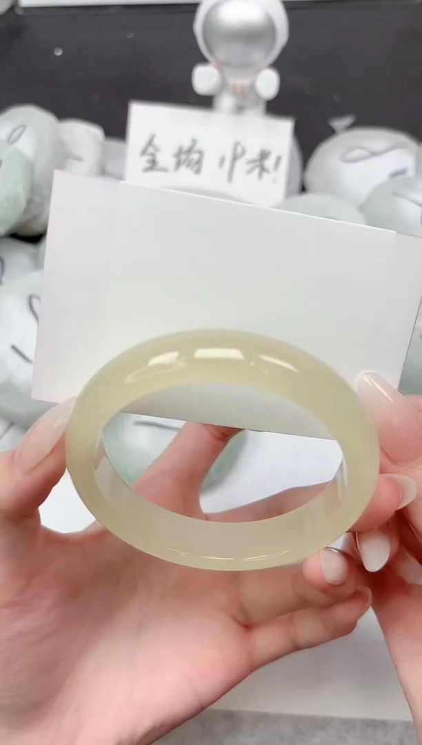 未镶嵌手镯石英质玉256-58.3