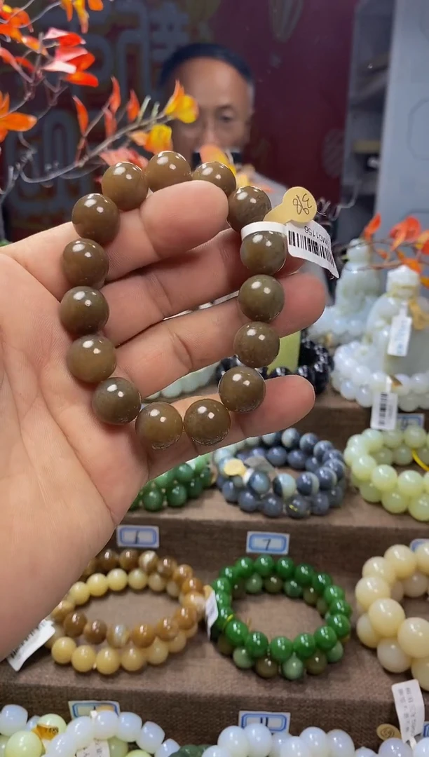 和田玉未镶嵌手链1