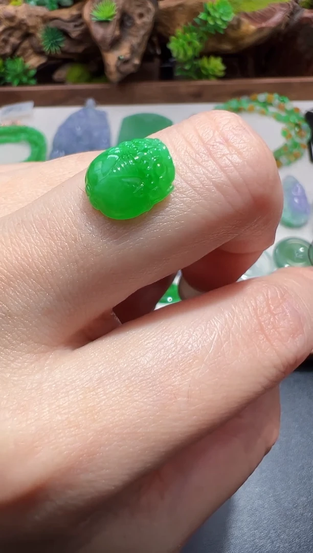 未镶嵌定制翡翠11*9.4*6.0貔貅