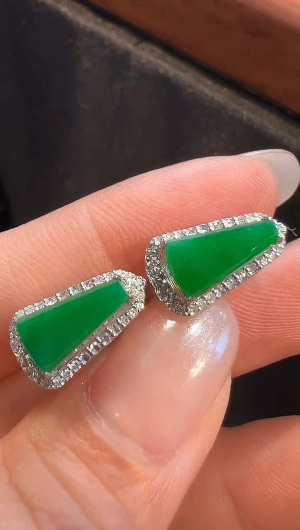 18K金镶嵌翡翠耳饰AL6耳包