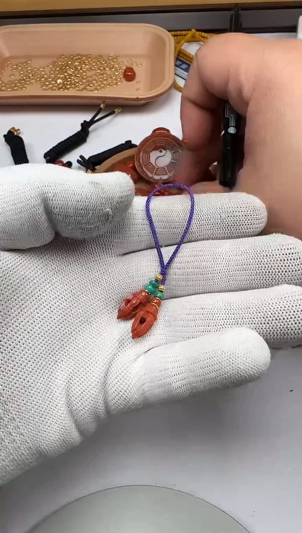 18K金镶嵌弟子珠南红玛瑙.