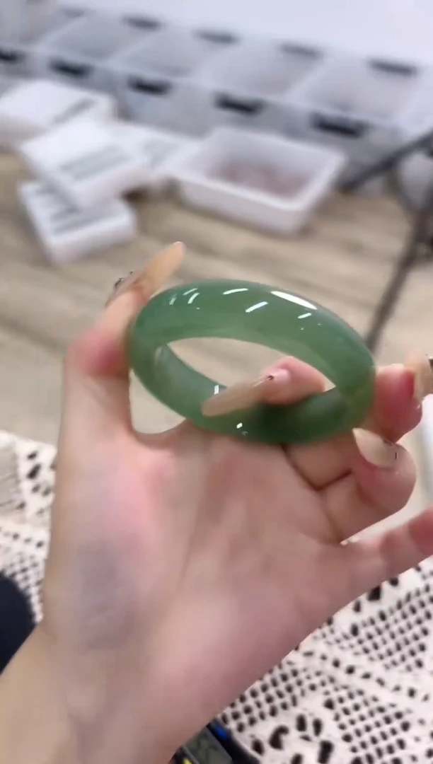 未镶嵌手镯石英质玉187-51D