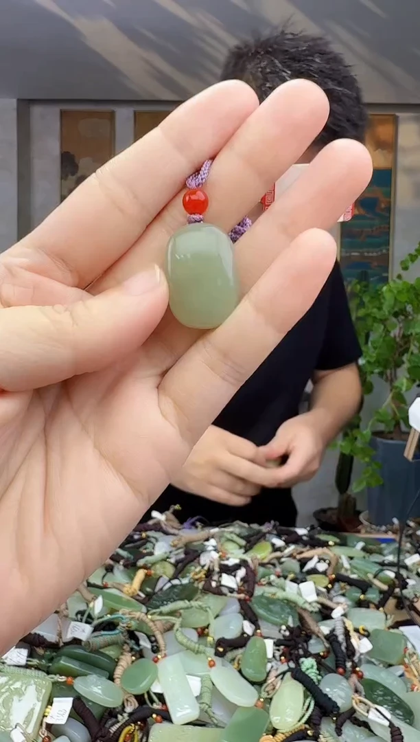 未镶嵌和田玉挂件拍一发一