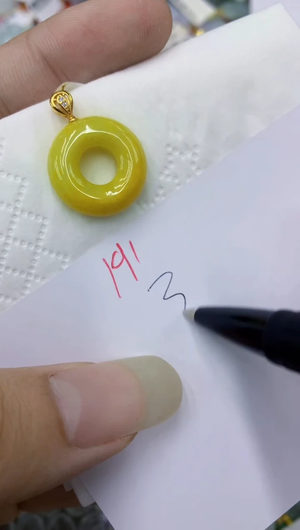 翡翠未镶嵌颈饰11111111111111