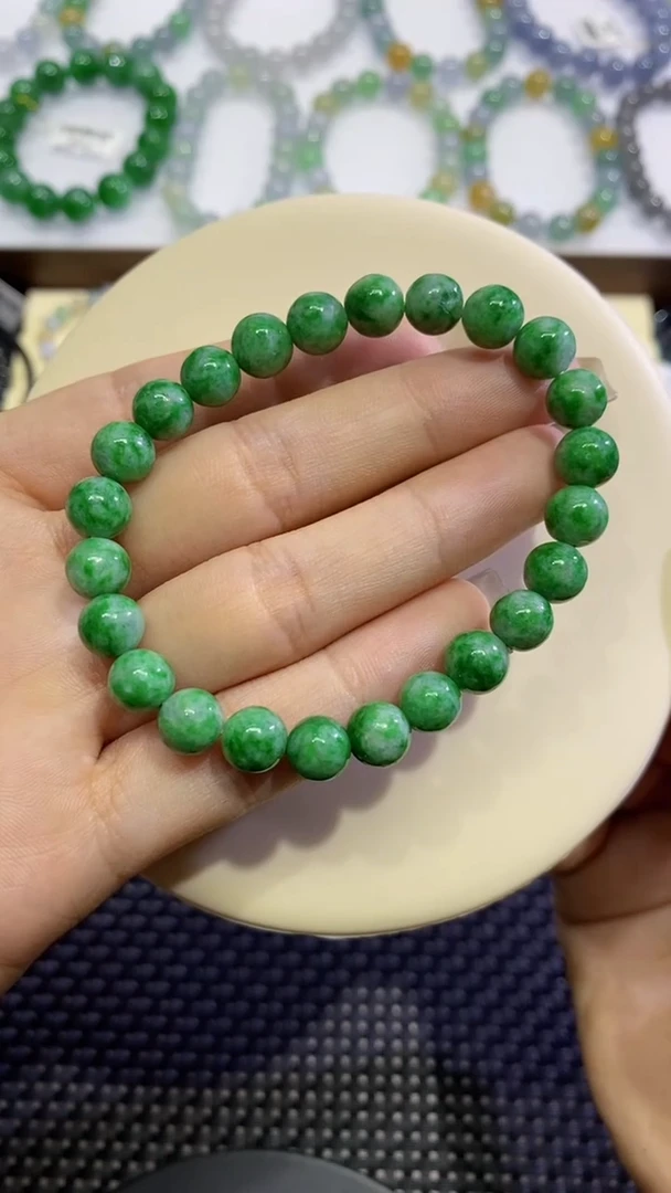 翡翠散珠卡8左右绿手串