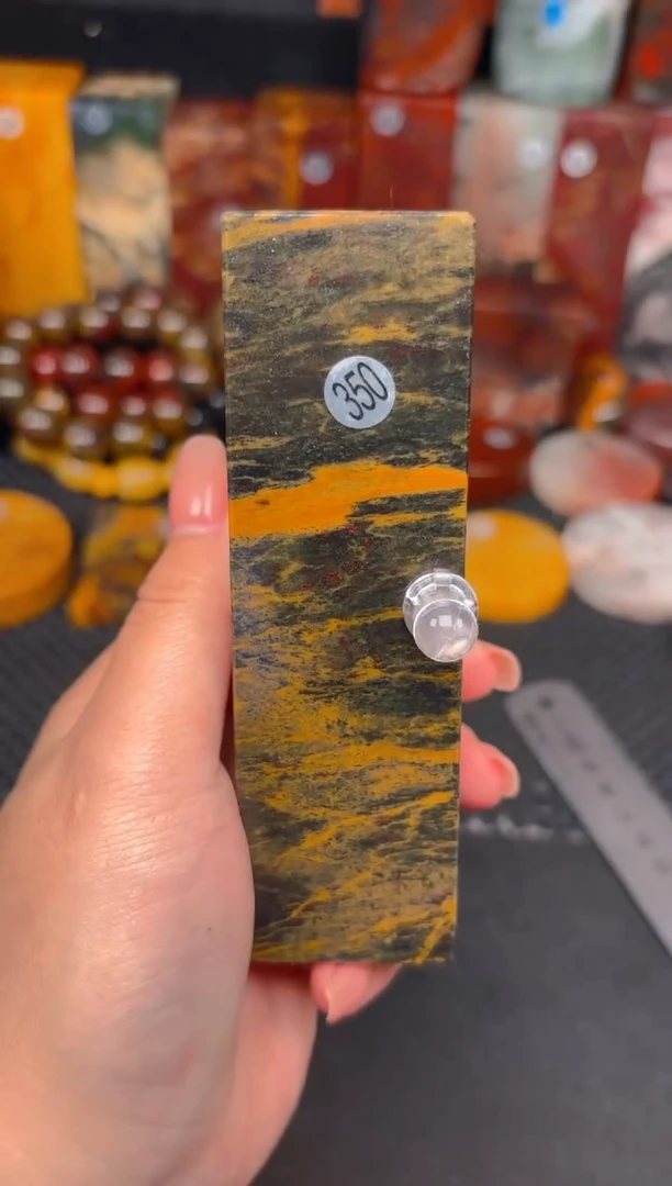 玉 桂林鸡血玉印章摆件350