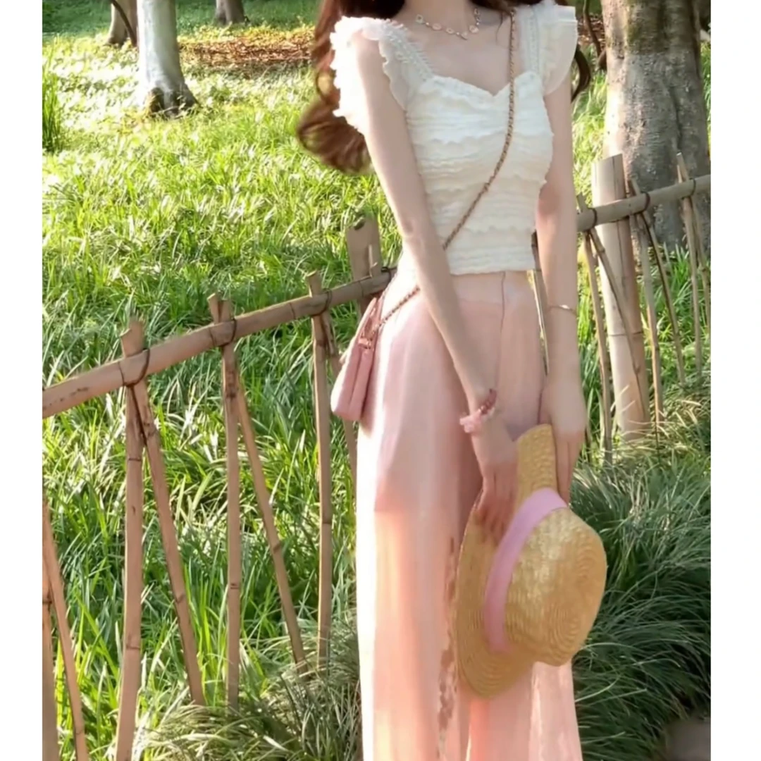 时尚穿搭女2025夏季新款爆款气质显瘦上衣设计感蕾丝休闲裤两件套