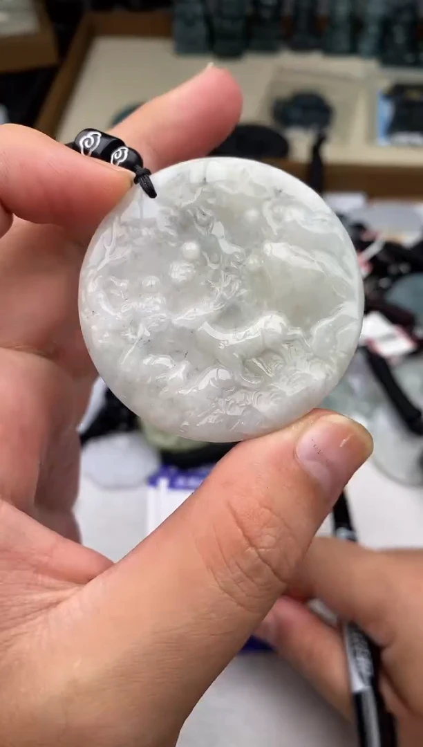 翡翠未镶嵌颈饰小***豆多样性发其一