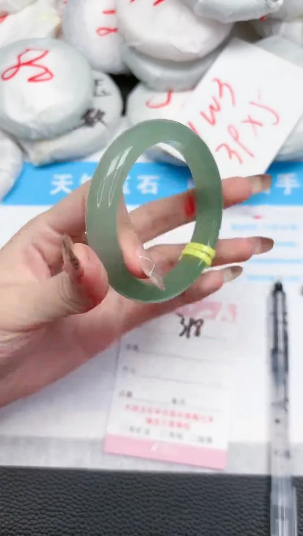 【闪购商品】石英质玉手镯未镶嵌398-54.3