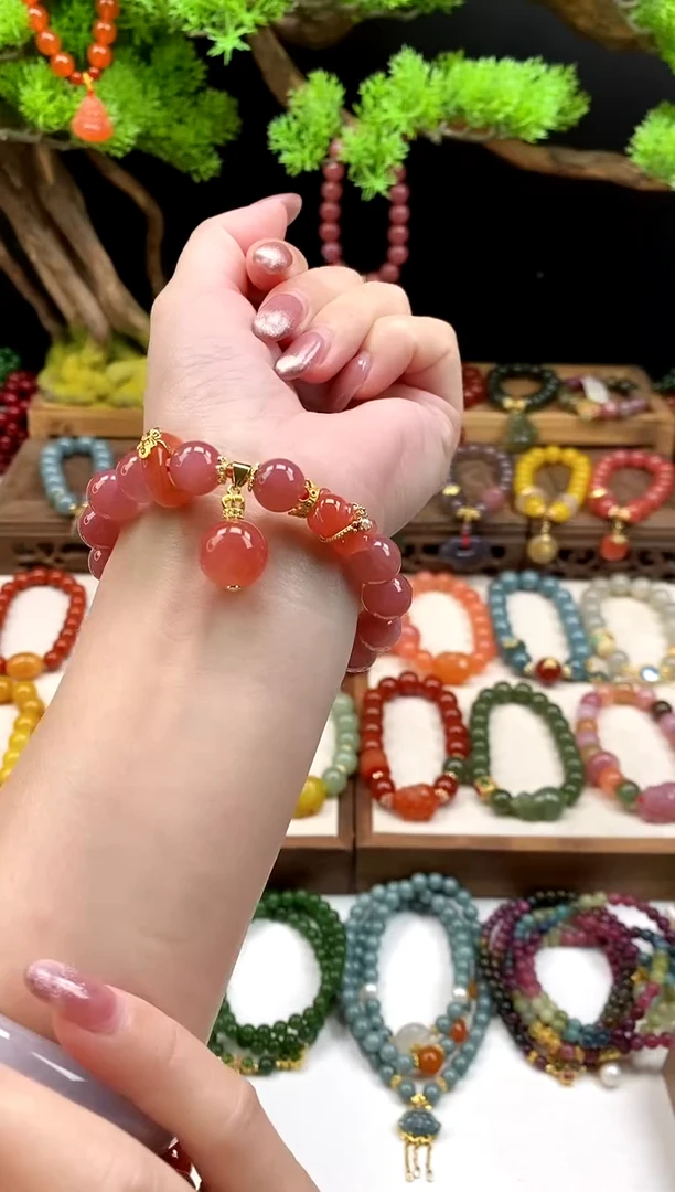 未镶嵌玛瑙手饰滴溜