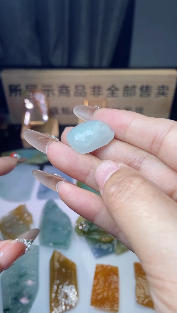 定制翡翠未镶嵌翡翠定制