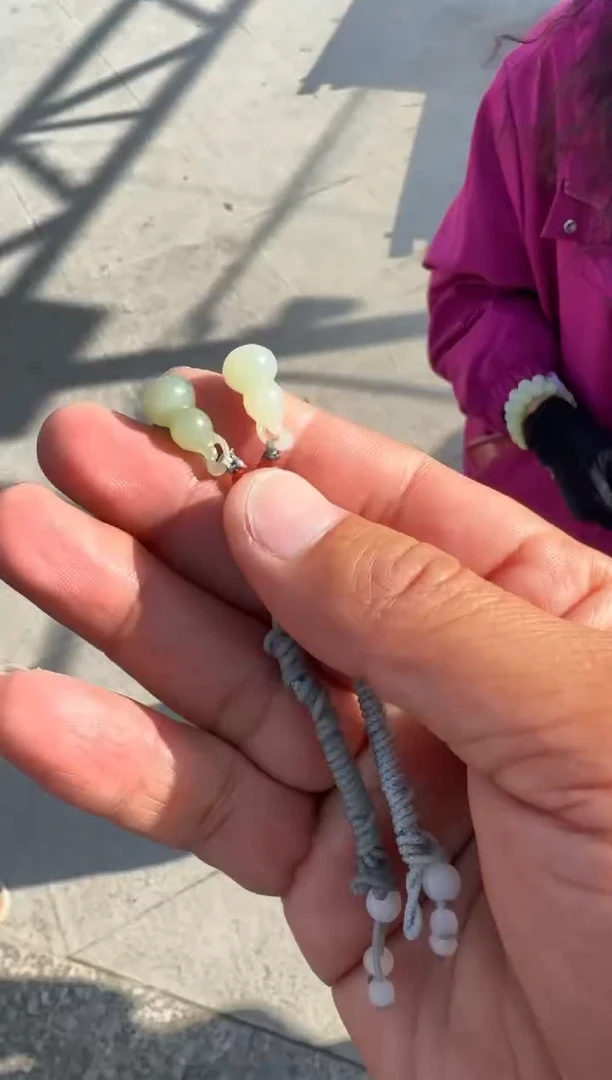 未镶嵌和田玉（糖玉）挂件和田玉