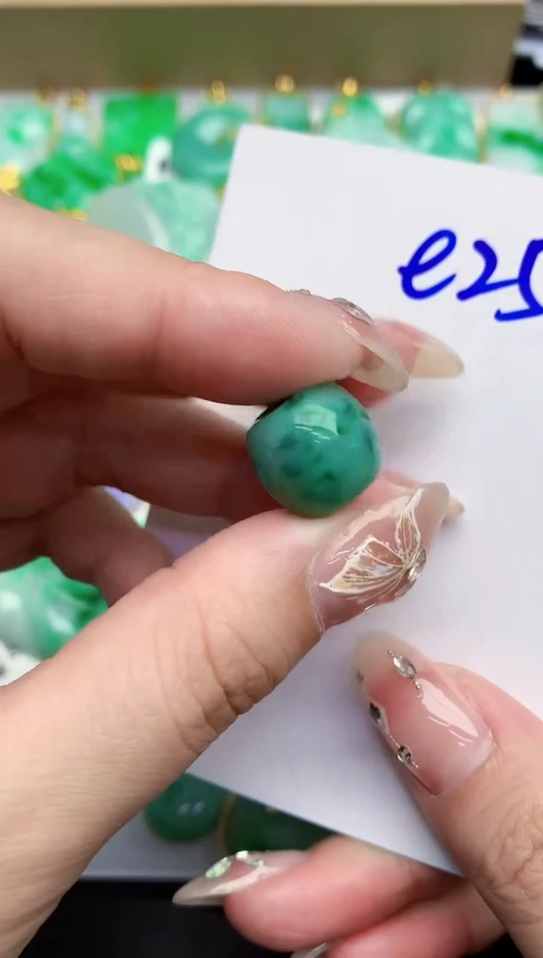 【闪购商品】翡翠颈饰未镶嵌00000000000