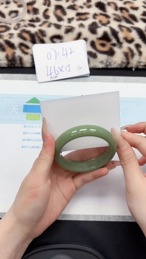 【闪购商品】石英质玉手镯未镶嵌276-62