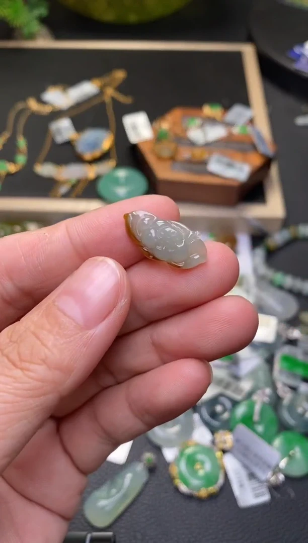 颈饰未镶嵌翡翠净货35481