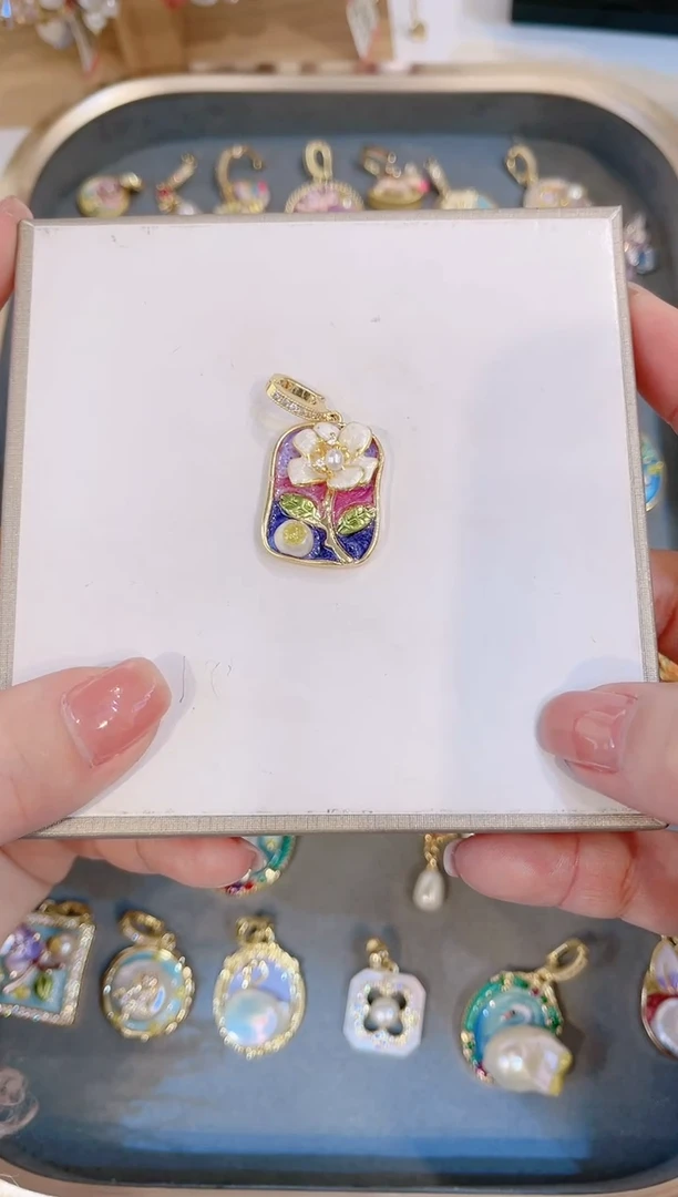 【闪购商品】淡水珍珠颈饰合金吊坠