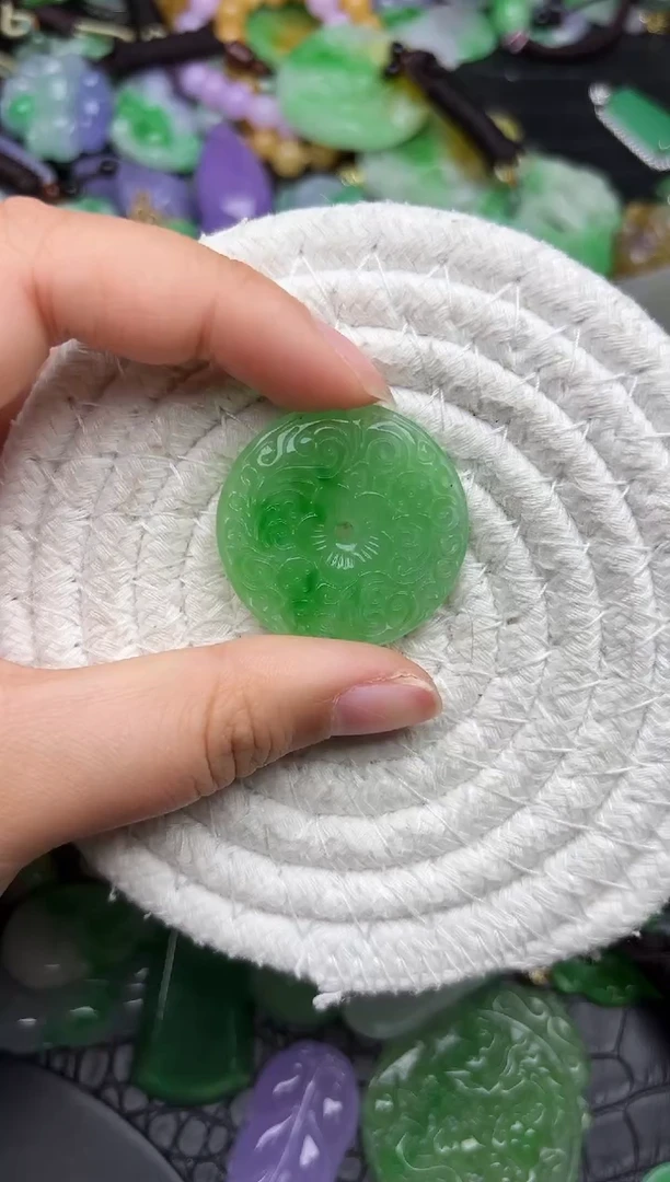 颈饰未镶嵌翡翠缅甸翡翠吊坠