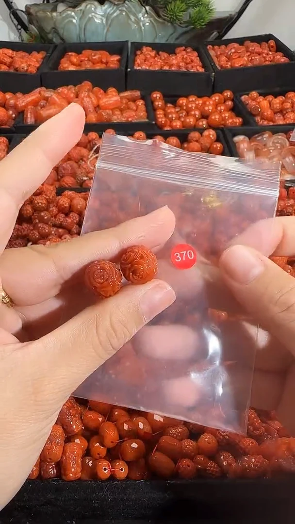 颈饰未镶嵌南红玛瑙1