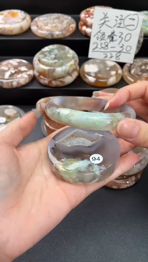 手镯玛瑙/玉髓未镶嵌石英质玉64圈(赠送镯心)63/64圈带建议拍大