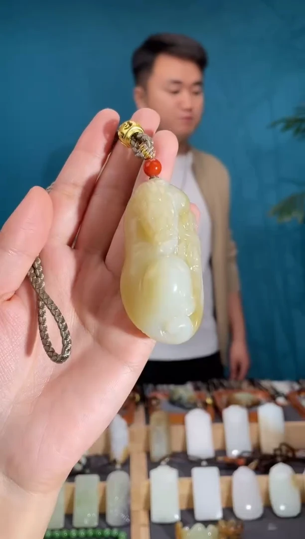 颈饰未镶嵌和田玉1