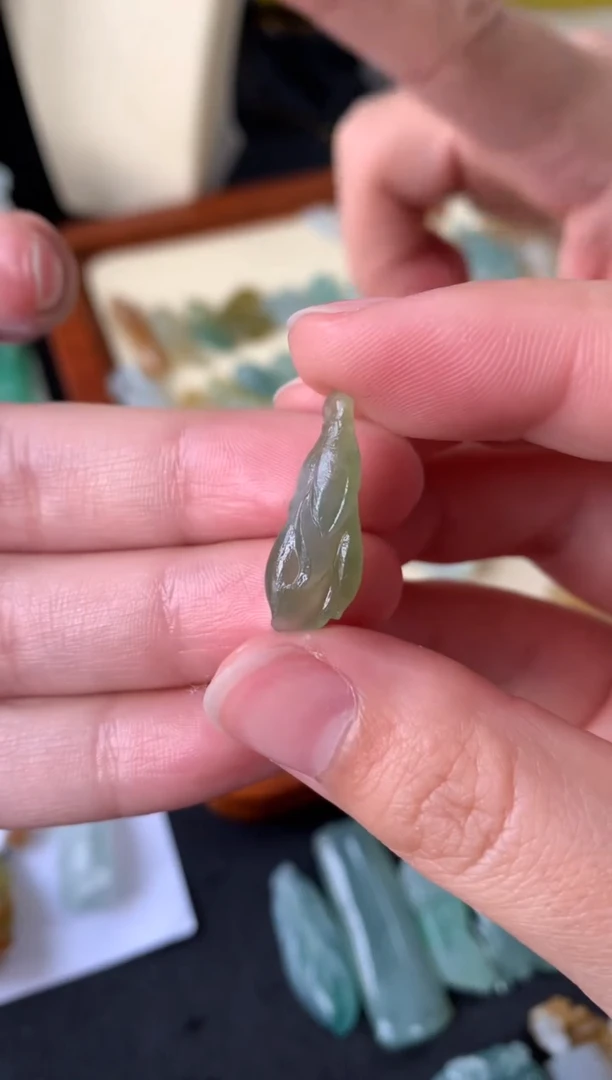 【闪购商品】定制翡翠未镶嵌翡翠