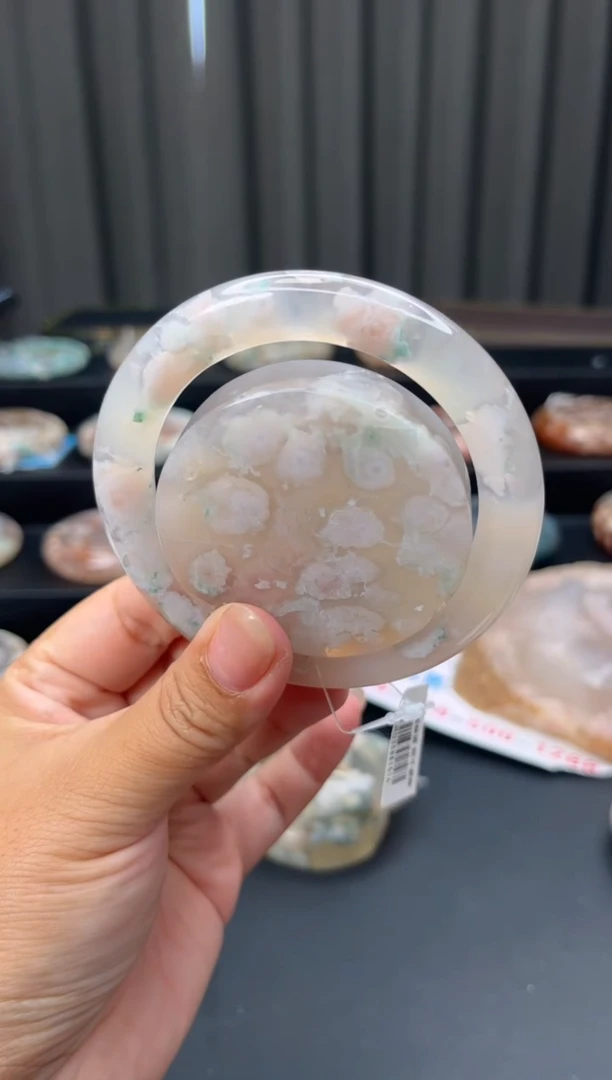 石英质玉手镯未镶嵌赠送镯心（圈口59