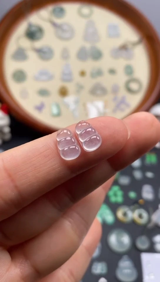 翡翠未镶嵌颈饰冰豆子/芬