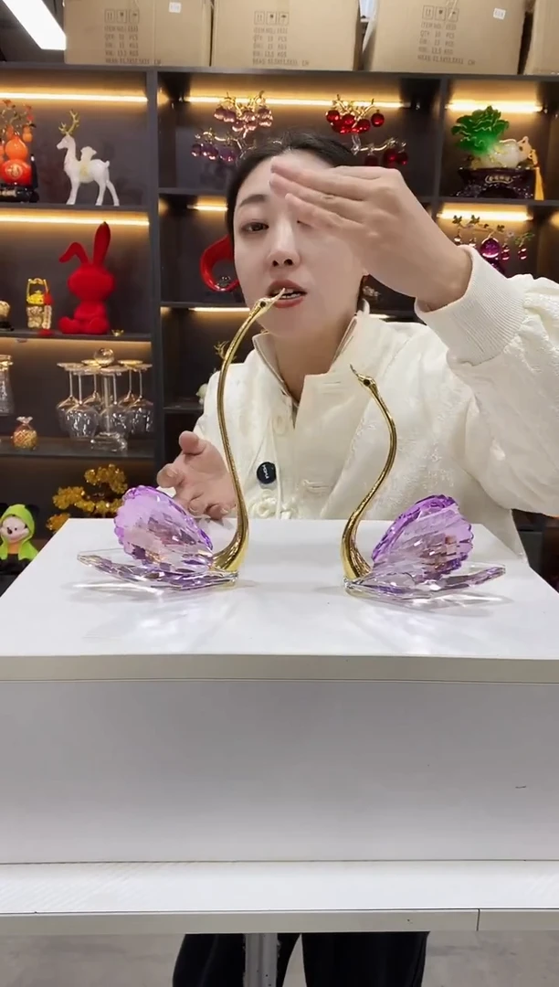 【大号】K9紫色水晶天鹅一对【带礼盒+装饰垫】