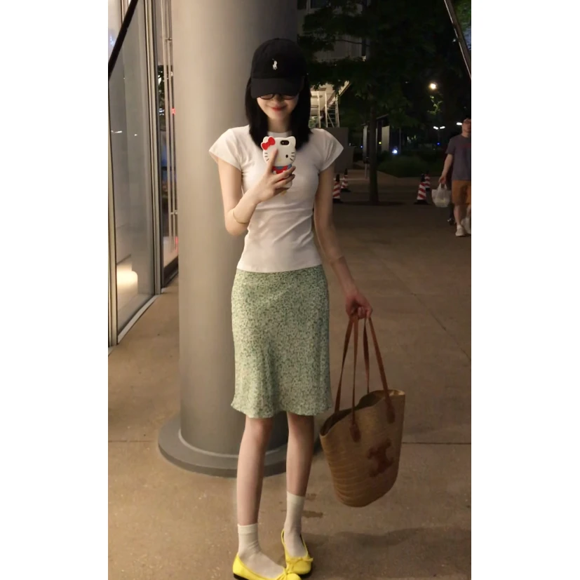 港风白色正肩短袖t恤夏季时尚高级感夏季港风时尚设计感修身套装