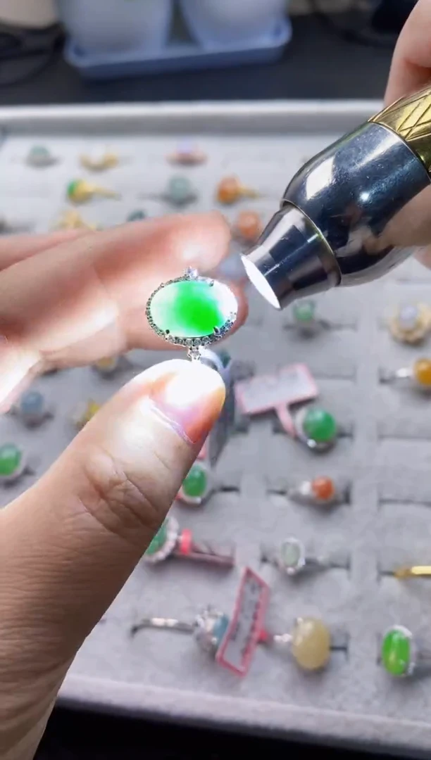 翡翠戒指银S925镶嵌1200000    8