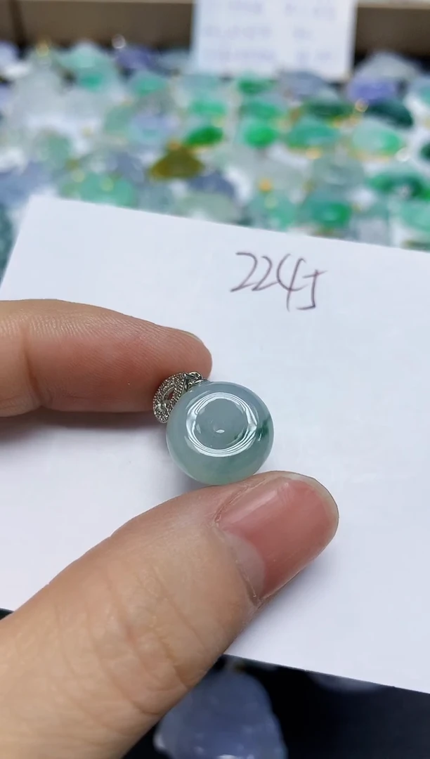 翡翠未镶嵌颈饰天然缅甸翡翠A货